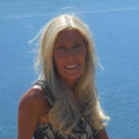 Meet your Posher, April - Picture 4 of 4